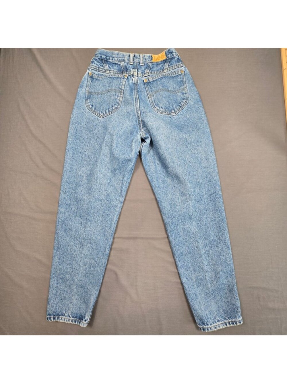 Vintage 90s Lee High-Waisted Jeans 8 Short Acid Wash Tapered Legs Classic Fit - Picture 5 of 6